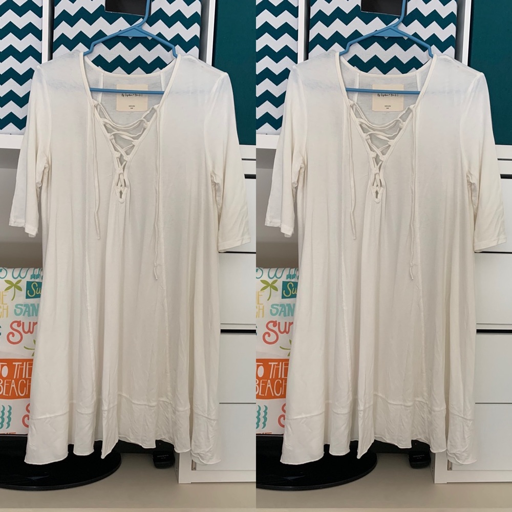 White lace up dress